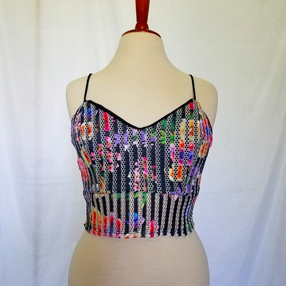 $10 NEW Black Floral Print Crop Top - Picture 2 of 7
